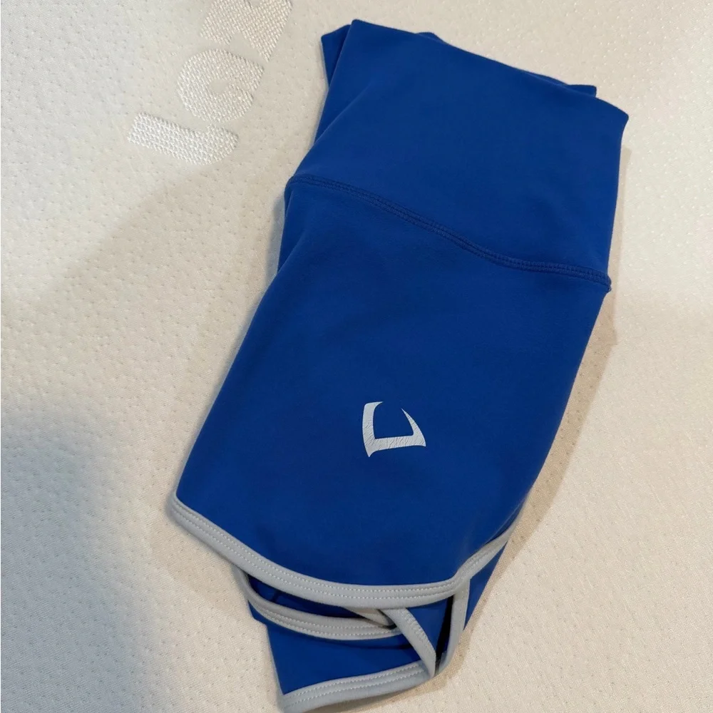 Violate Shorts - Picture 3 of 3